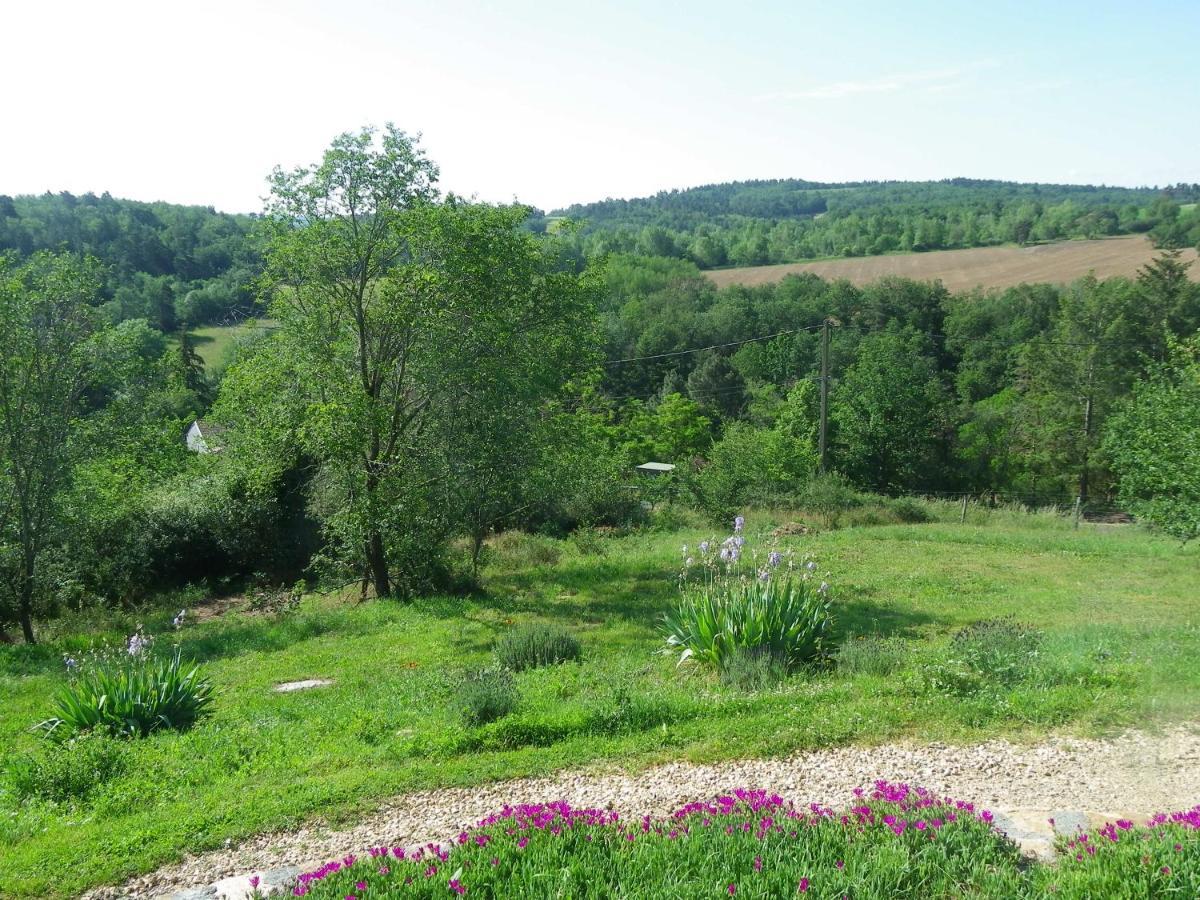 Le Donjon De La Reine Margot Bed & Breakfast Beaumont  Exterior photo